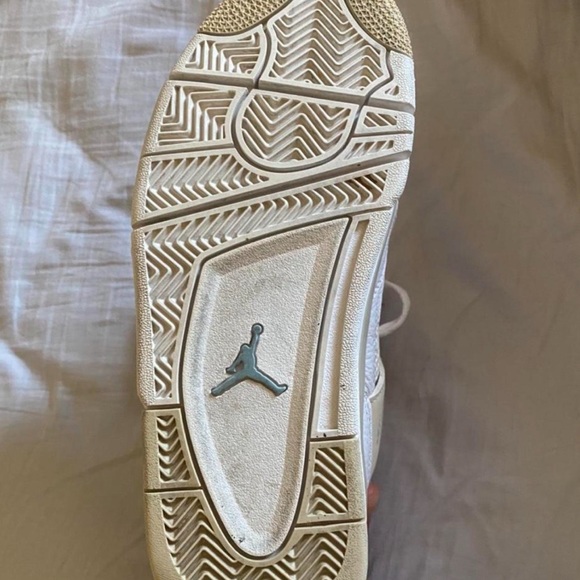 Air Jordan 4 Retro in color ‘Sand Linen’ - Authentic - Picture 4 of 4